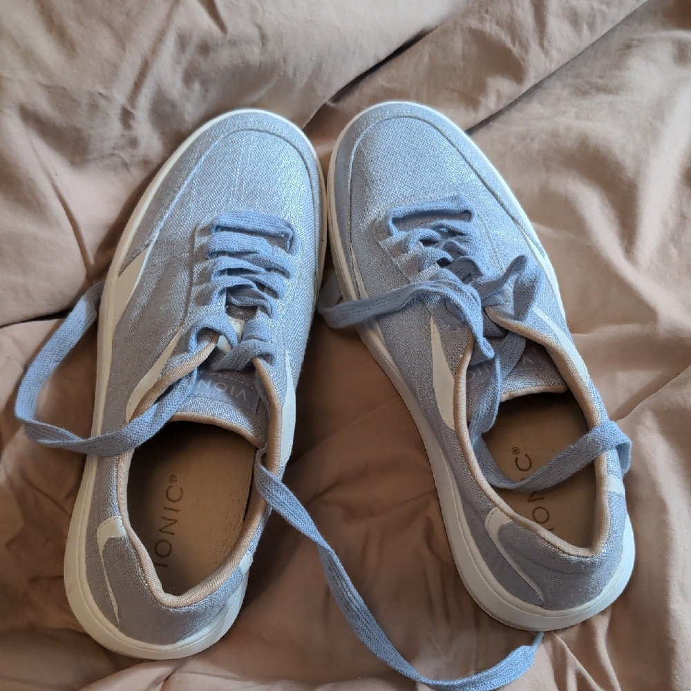 Like New Vionic Sneakers